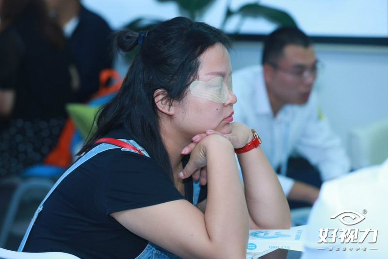 眼貼試貼現(xiàn)場(chǎng)