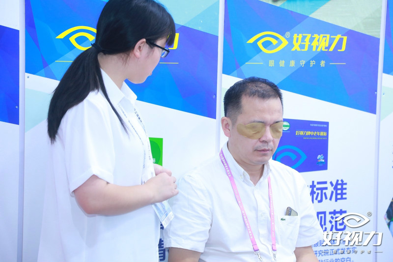 眼貼試貼現(xiàn)場(chǎng)