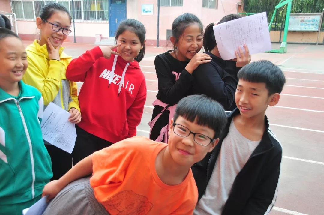 養(yǎng)成正確護(hù)眼習(xí)慣，爭做護(hù)眼達(dá)人，我們在行動