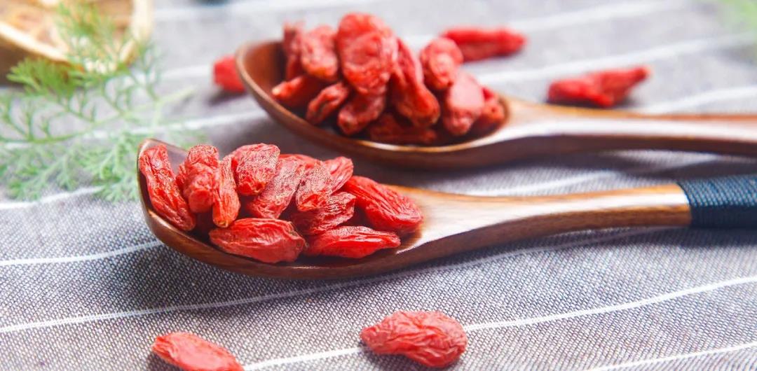 眼睛累了吃什么護(hù)眼？這種食物家家都有！